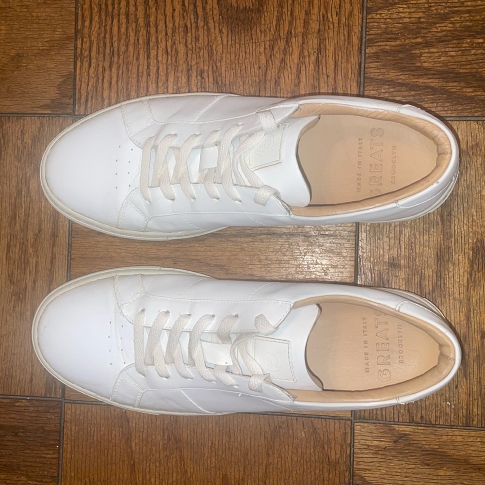 USED MENS GREAT SNEAKERS